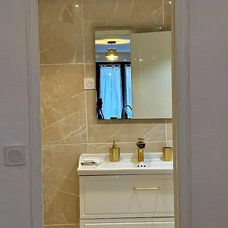 Le Living Roissy Cdg * Longperrier